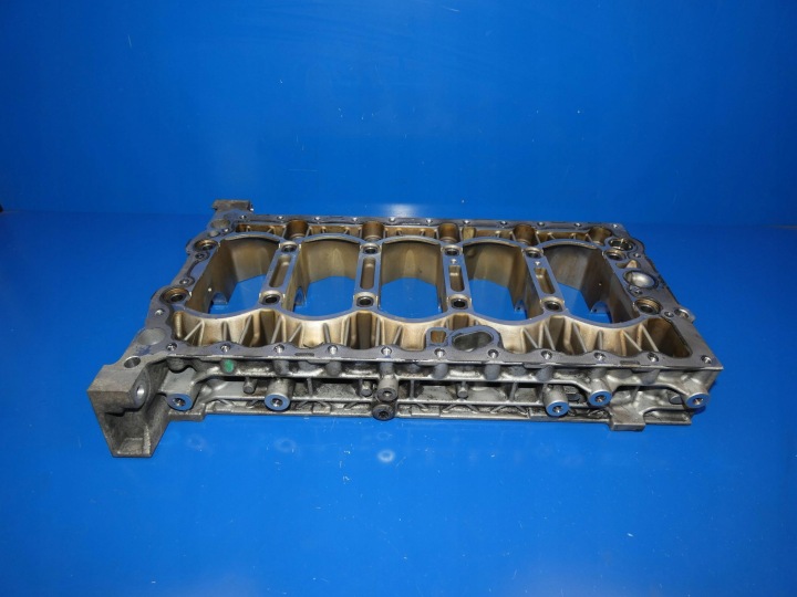 VOLVO XC60 e V60 S60 II S80 II 2.4 D5 copertura GREMBIALINA ALBERO MOTORE BLOKU SINIKA D5244T10