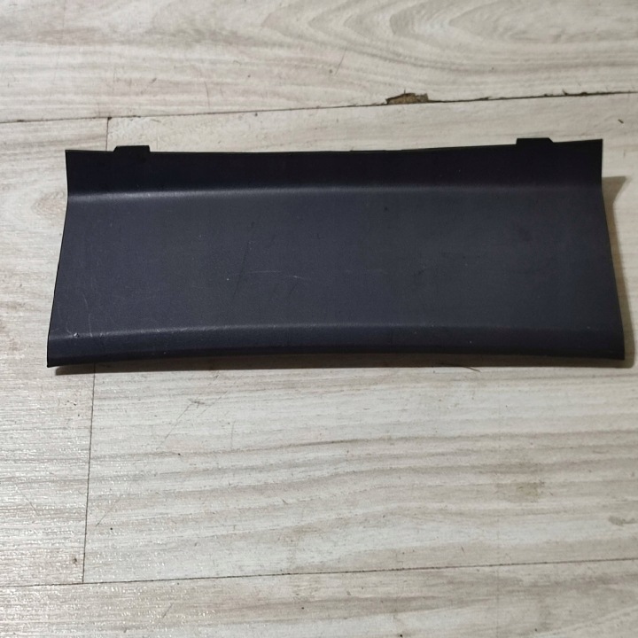 spoiler consoles of the central Jaguar F-Pace GX7304752AD