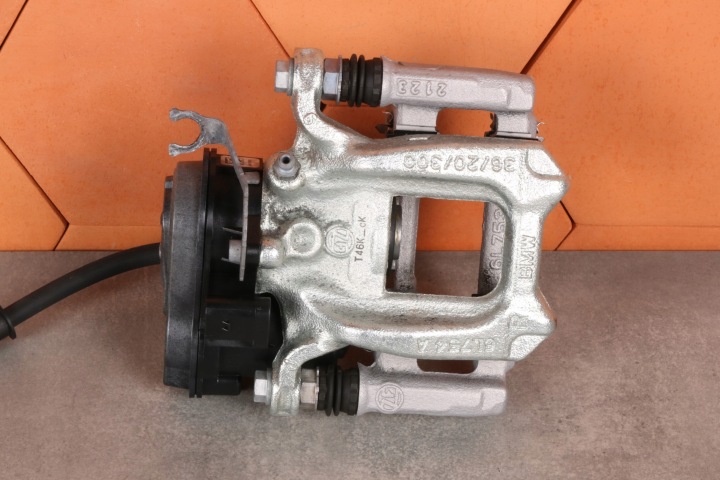 MINI COUNTRYMAN U25 Bremssattel Bremse Sattel Brems- rechts hinten 36/20/300 6891066 1942 km!