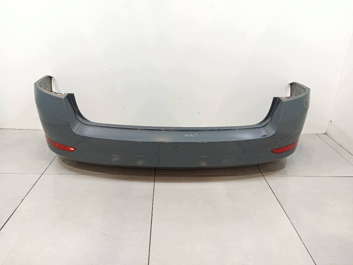 Pare choc Arrière KOMBI LIFT LF7Y PDC Skoda Fabia III (2014- )