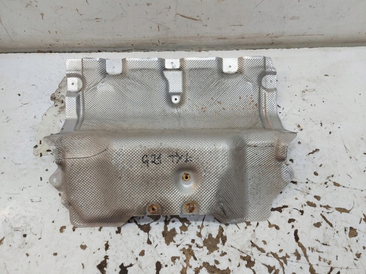 BMW G21 G20 Kombi 330e Couverture tablier moteur de l’échappement Tôle tlumika termiczna 7447157