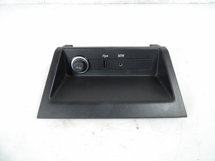 SKODA FABIA III 3 Adaptateur USB AUX 6V0857367A