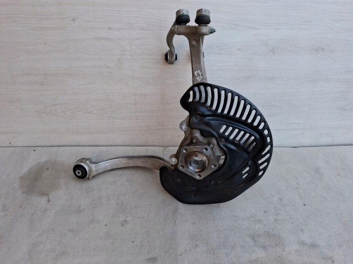 AUDI A6 S6 RS6 C8 23r desna igle glavčina Z vilice 4K0407560D