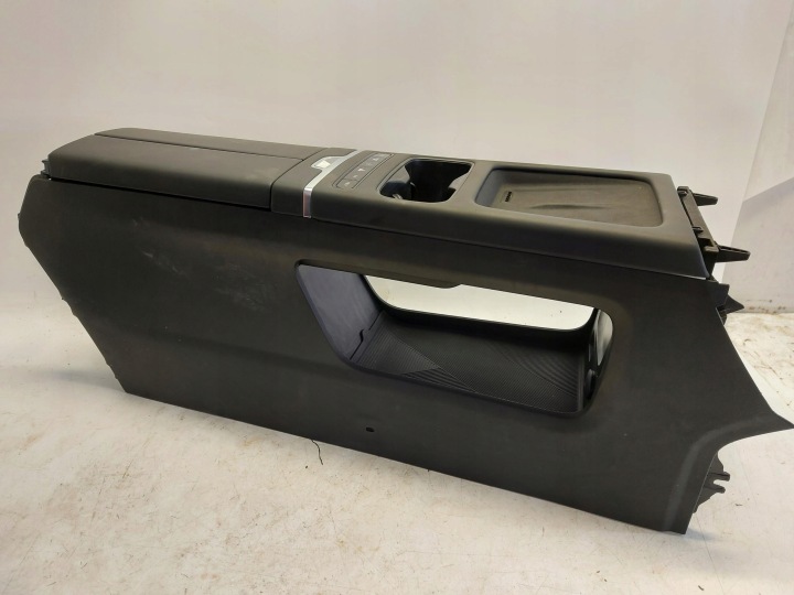 Cherry Jaecoo 7 PHEV 2025r Tunel media bracciolo 401004001AA