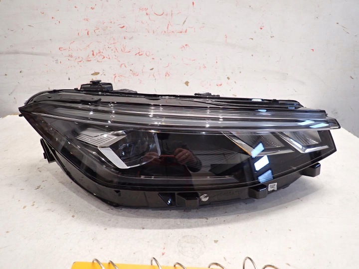 Feux phare Avant Avant Droit VW PASSAT B9 2023- FULL LED 3J1941006