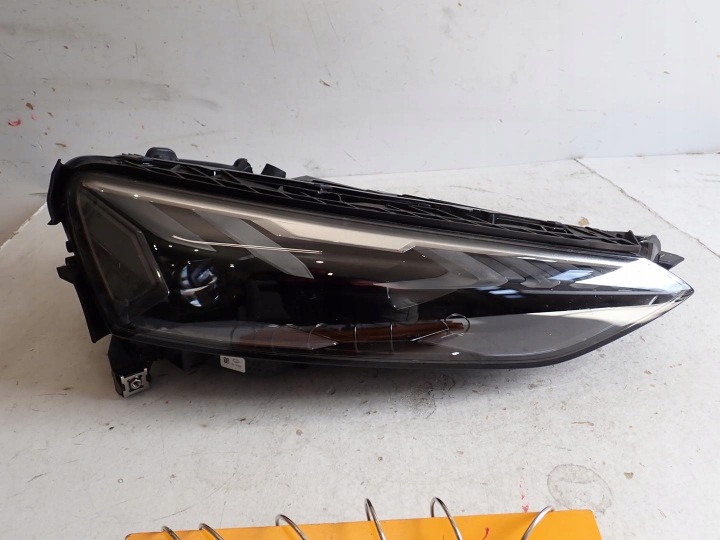 Licht vorne vorne rechts AUDI E-TRON GT FULL LED MATRIX 4J3941036