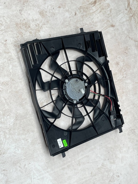 Mercedes-Benz GLE W167 Ventilateur radiateur A1679068806 !J