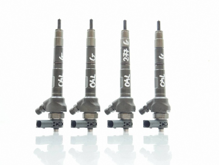 nozzle injector of the fuel AUDIA A6 C7 AUDI A3 8V 2.0 TDI 04L130277AE