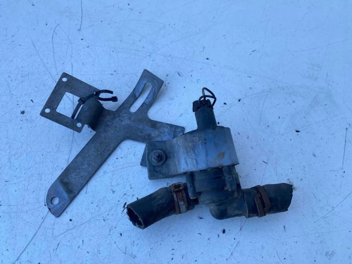 2005 Toyota Avensis T250 Additional water pump 221000500600 10
