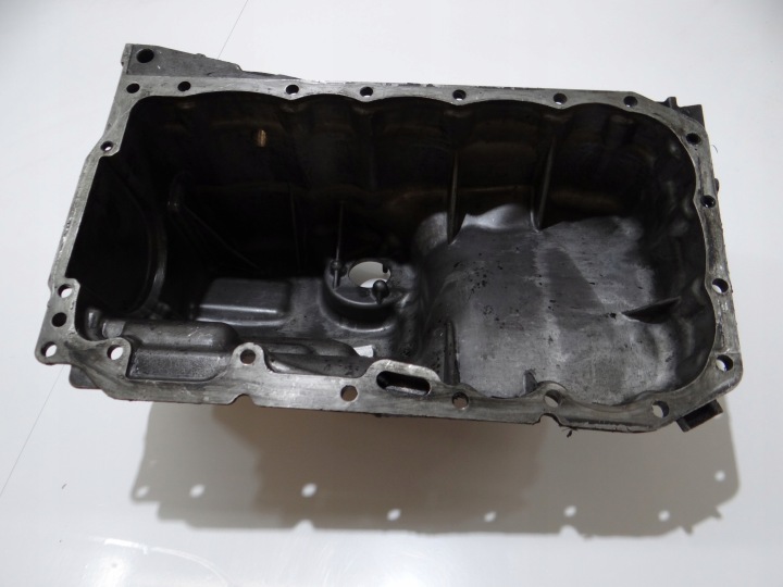 oil sump BMW E60 E61 N47D20A 2.0D OE 7803071 (20189997)