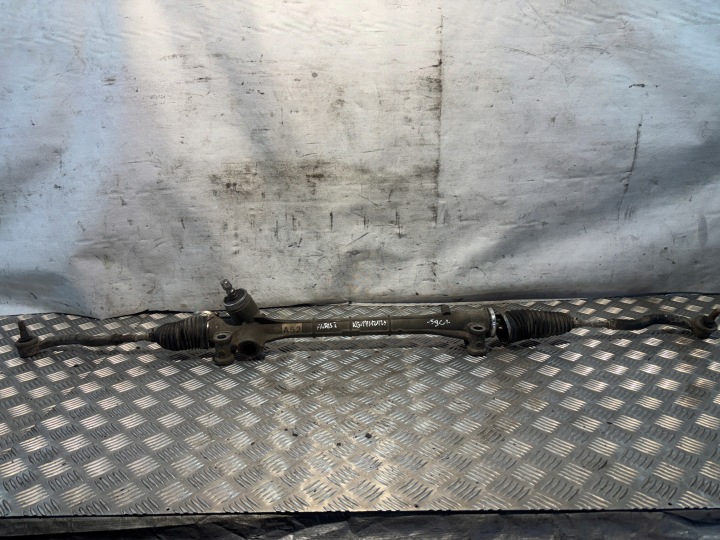 Boîte direction Toyota Auris et 1 1,4 D-4D 71177170