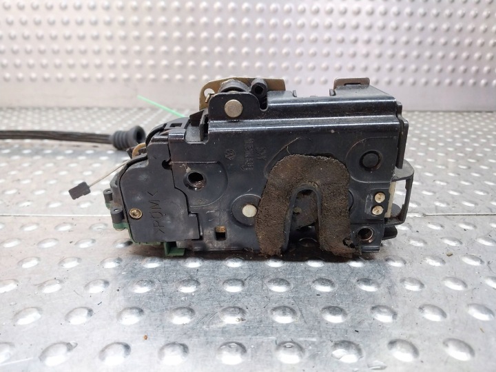 de la Serrure Portière Droite Avant C3B1837016BP VW POLO IV 9N
