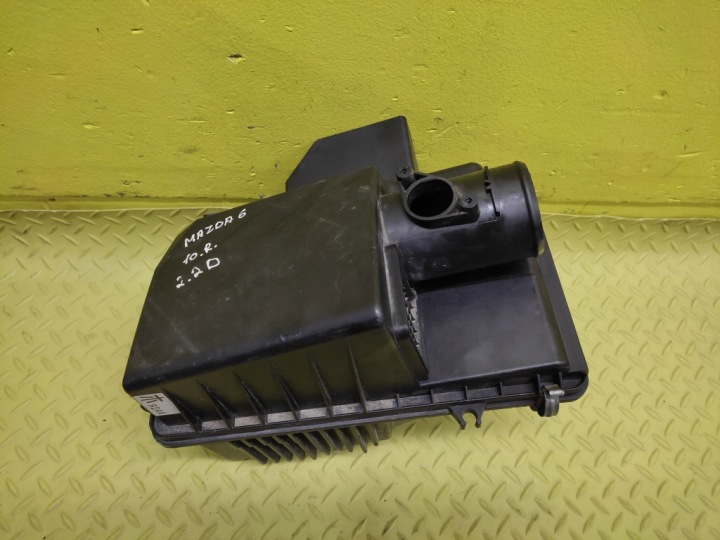 MAZDA 6 II 2.2 CITD cover of a filter, air RF8GK3804