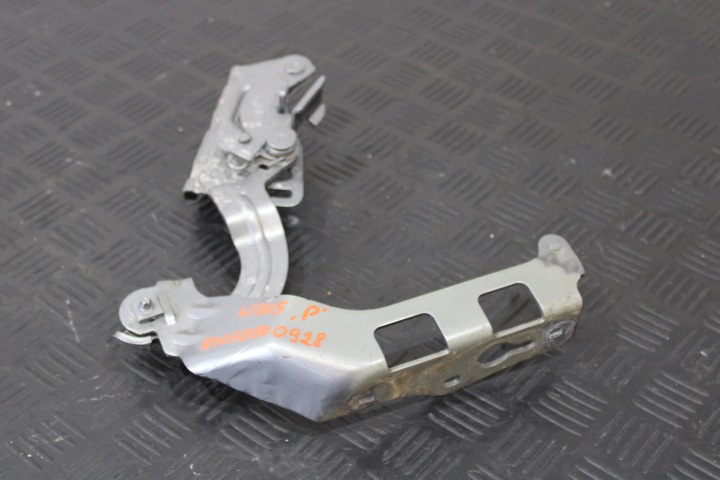 Cerniera del cofano Destra A2058800928 MERCEDES C-KLASA W205