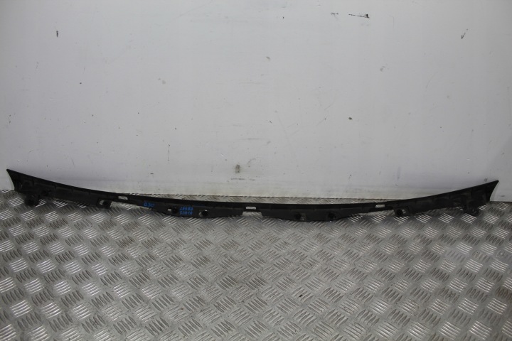 TORPÉDO DOLNÉ DRŽIAK INFINITI Q30 289835DA1A