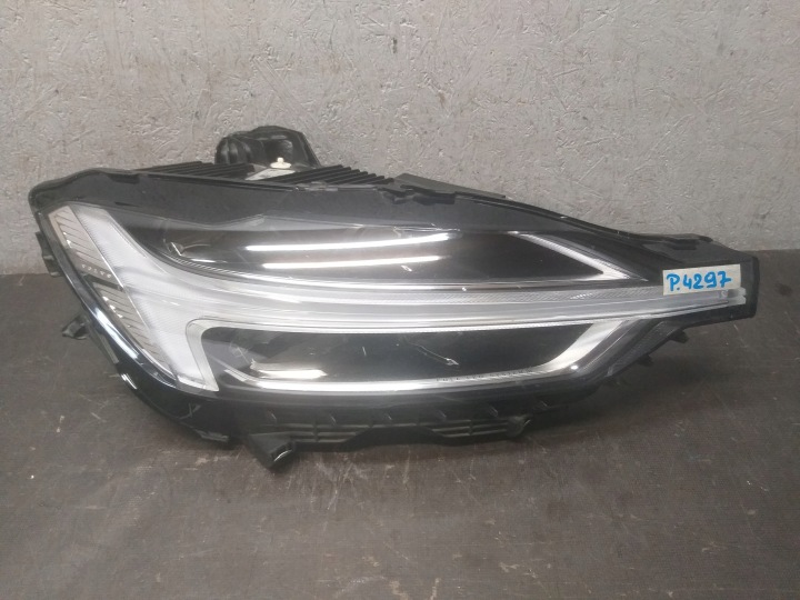 Licht vorne rechts VOLVO XC60 XC 60 II 2 FULL LED 17- 32133549