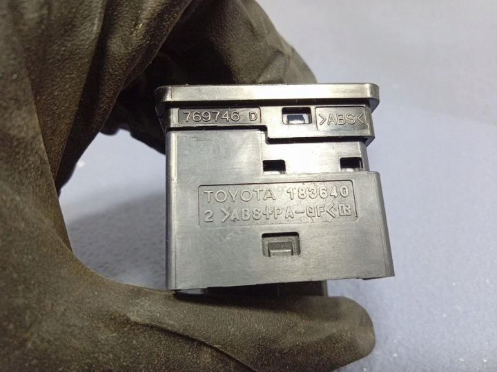 TOYOTA AURIS II LIFT 15- 18 BUSTEREK TUNER 6