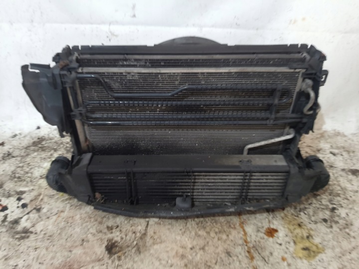 MERCEDES C-KLASA W204 08-14 KOMPLET der Kühler