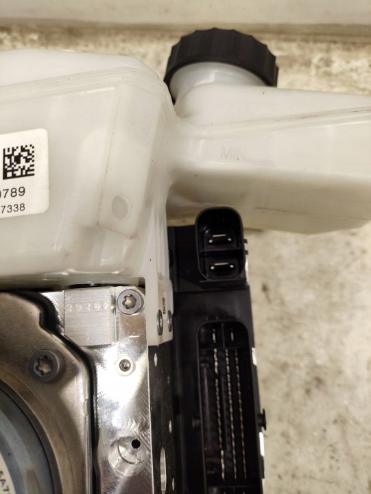 Pompe de frein BMW i4 2023 5A7D048 8