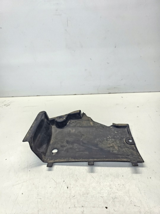fedél alváz bal MALA AUDI Q5 8R 8R0825201A