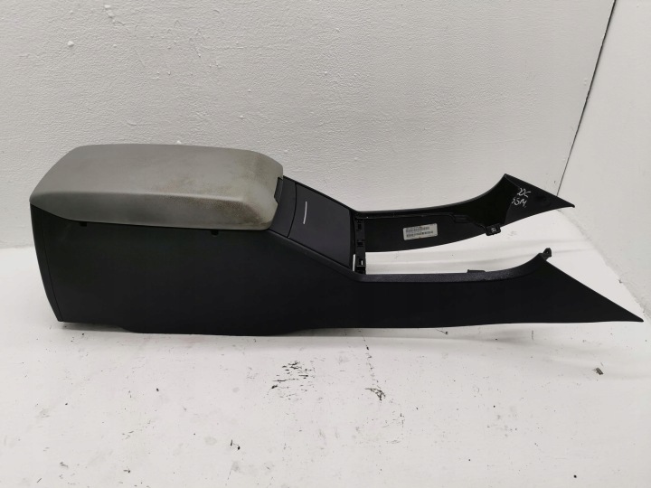TUNEL srednji naslon za ruku CHRYSLER 300C 04-10 EU