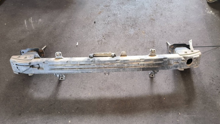TRAVERSA paraurti posteriore 95420-J4200 HYUNDAI KONA