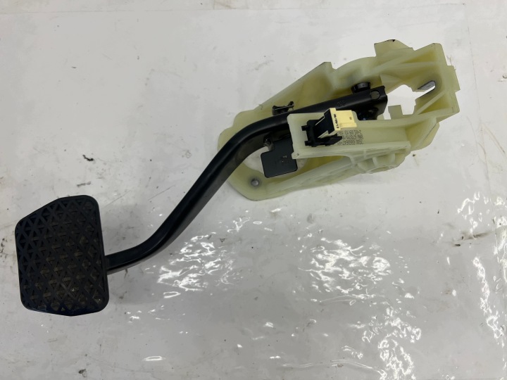 PEDAL Frein BMW F03 F31 F36 - 678711 - EUROPA - AUTOMAT 6860647