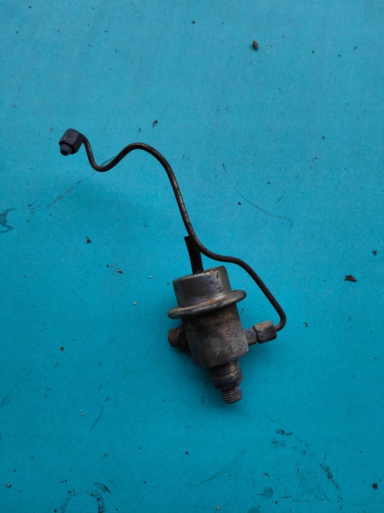Sensor des Kraftstoffsbehälters REGULATOR Druck des Kraftstoffsbehälters MERCEDES W124 W201 M102 0438161001