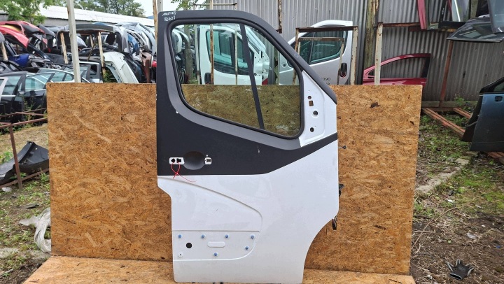 dveře přední pravé RENAULT MASTER III MOVANO B 2010