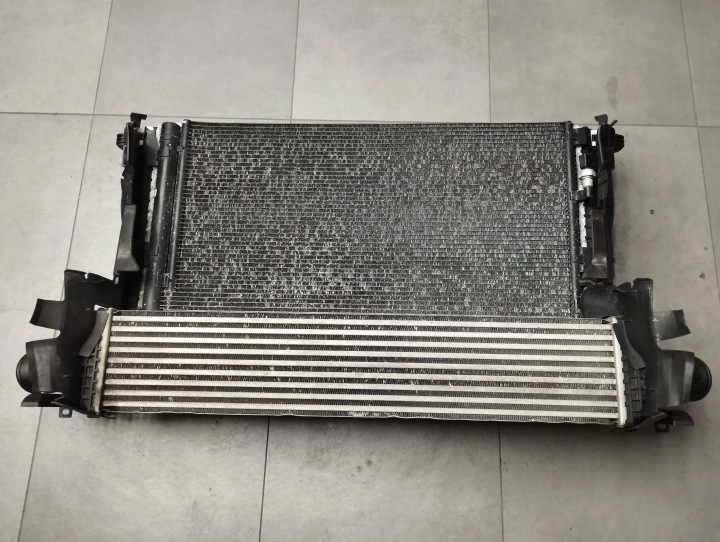 Audi S5 f5 3.0 tdi komplet radiatore 8W0121251N