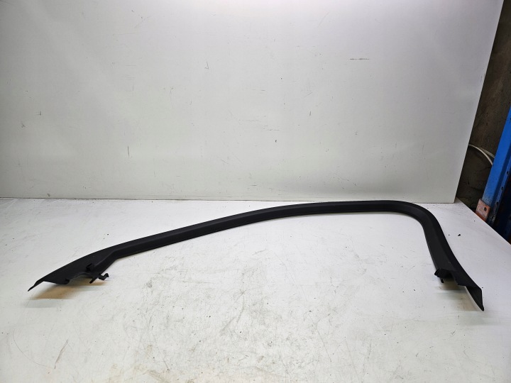 CHÂSSIS COUVERTURE TABLIER MOTEUR PORTIÈRE DROITE AVANT AUDI A3 8V BERLINE 8V5867610