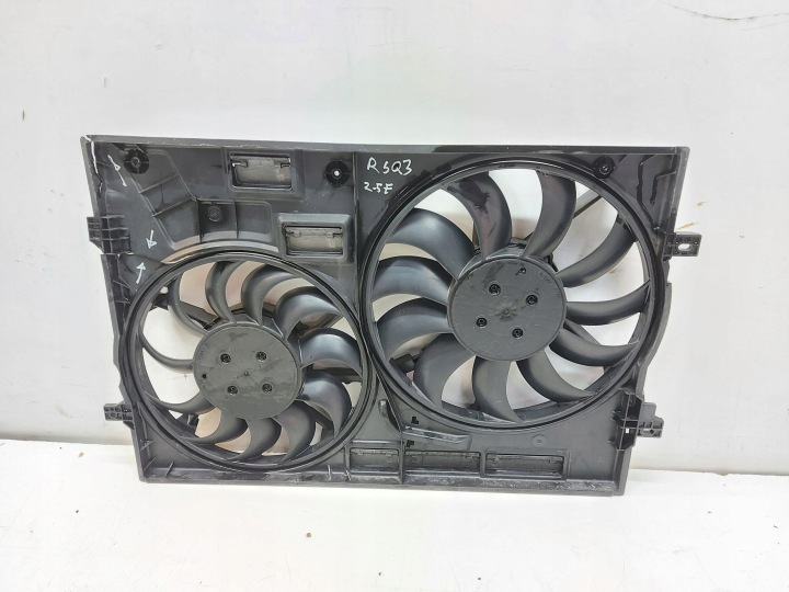 Audi RSQ3 Q3 83A 2022r hütöventilátor 5WA959455T