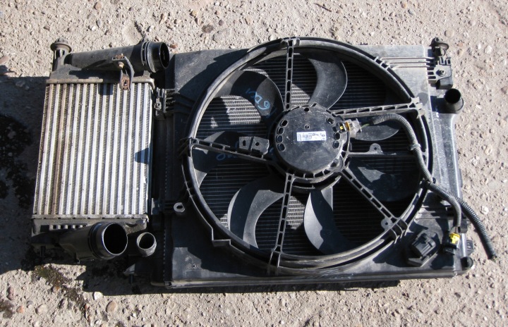 RENAULT KADJAR 1.6DCI 15R Radiatore condensatore climatizzatore usato d’acqua VENTOLA 214101809R