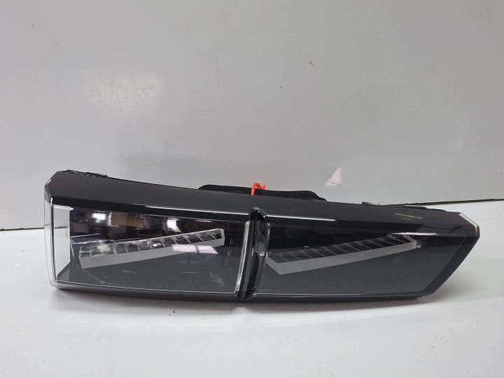 Licht hinten rechts für die Heckklappe 9835300380 PEUGEOT 308 T10 2021