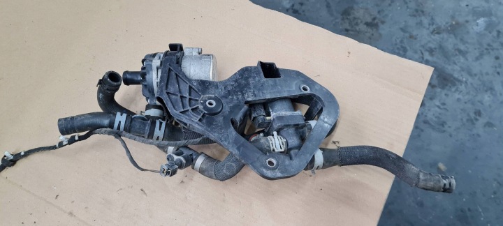 A6 C8 4K zusätzliche Pumpe des Wassers Halter 2.0 TFSI HYBRYDA 4N0965567 A7 4K