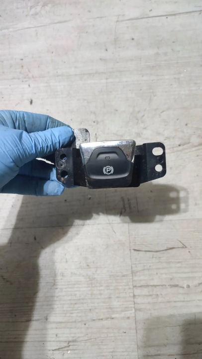 Jeep Cherokee KL 15r. 2.0d switch button electric brake