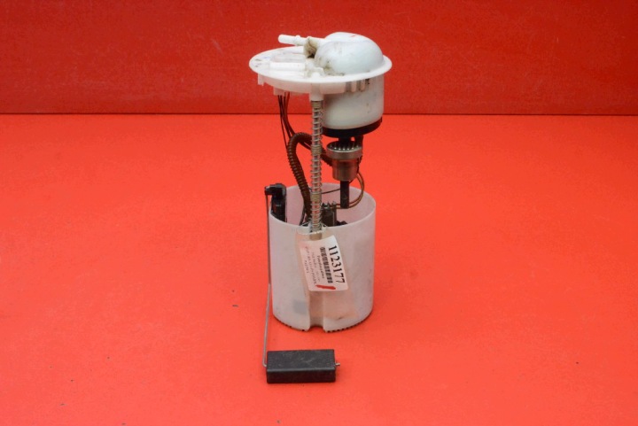 Pompe Pompe alimentation carburant 15100-79J00 FIAT SEDICI 1 et 1.6 16V 107 KM 05-09