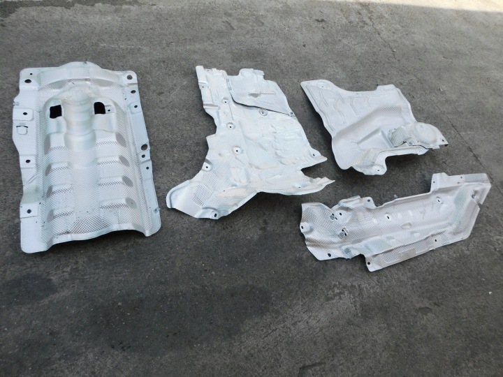 Mercedes GLC w254 fedél oslony termiczne komplet OEM 4 sztuki