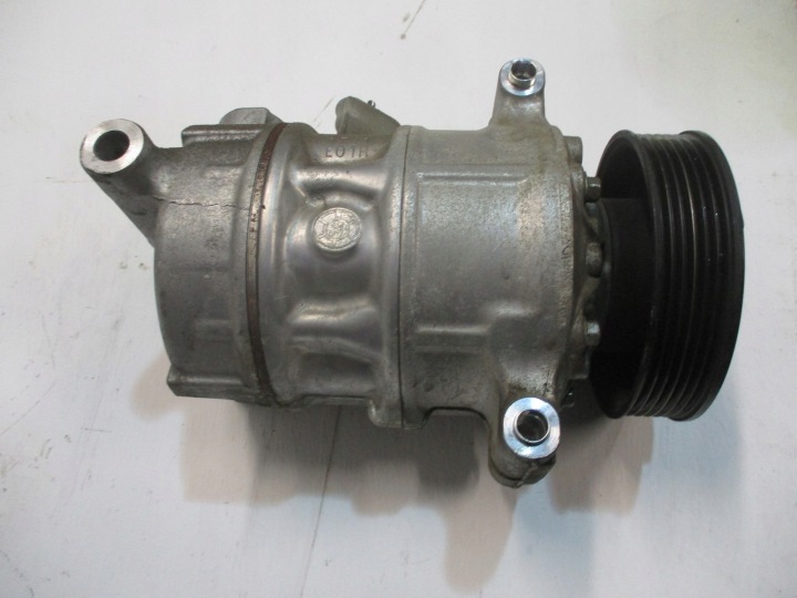 compressor of the air conditioning AUDI Q3 8U0 5K0820803G