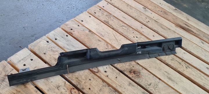 Q5 8R cover cap drain intake supports of the front 2.0 TDI 8R0121292B