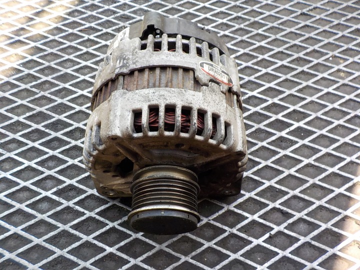 VOLKSWAGEN PASSAT B6 2.0 TDI alternator 0121715003