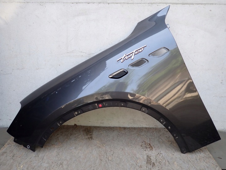 fender left front front MASERATI GRECALE 2022
