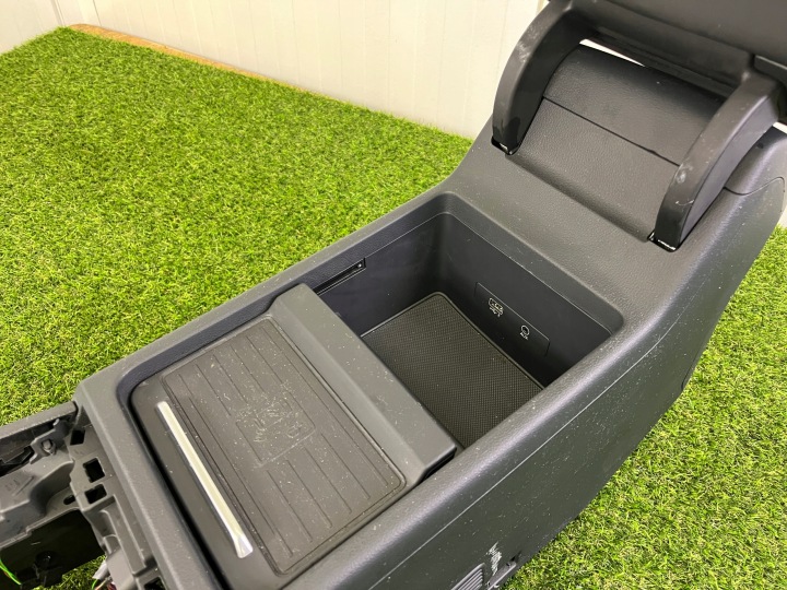 CUPPHOLDER AUDI Q5 2018 80A864981B 9
