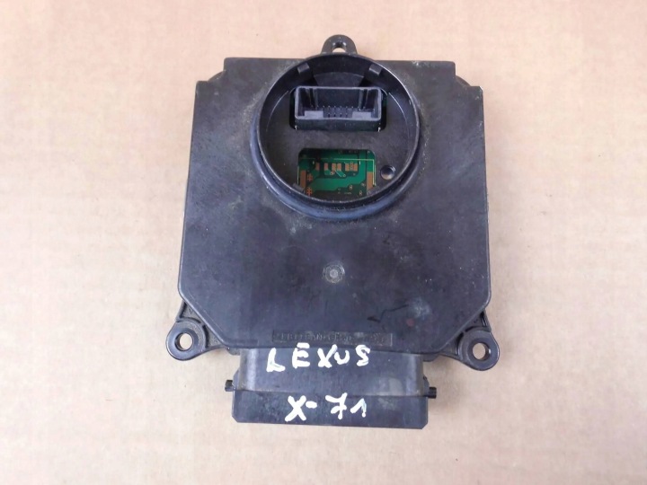 Lexus NX300H Unité de contrôle Module Feux phare Avant reflektora 3180072026