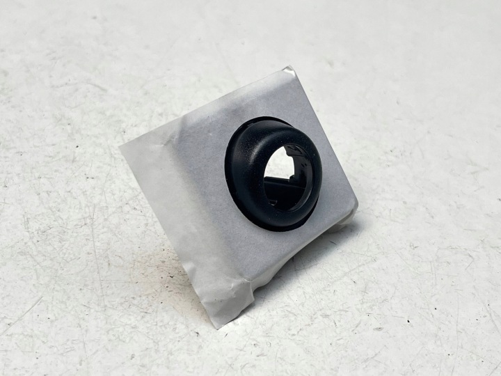 bracket of the sensor of the parking w zderzaku przednim Volkswagen T5 7E5919493E !J