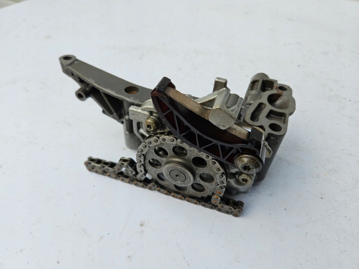 oil pump MERCEDES C43 AMG W205 3.0 BITURBO