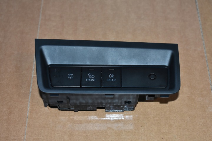 IDEALNY PANEL WLACZNIKOW světel VW TOUAREG III 1