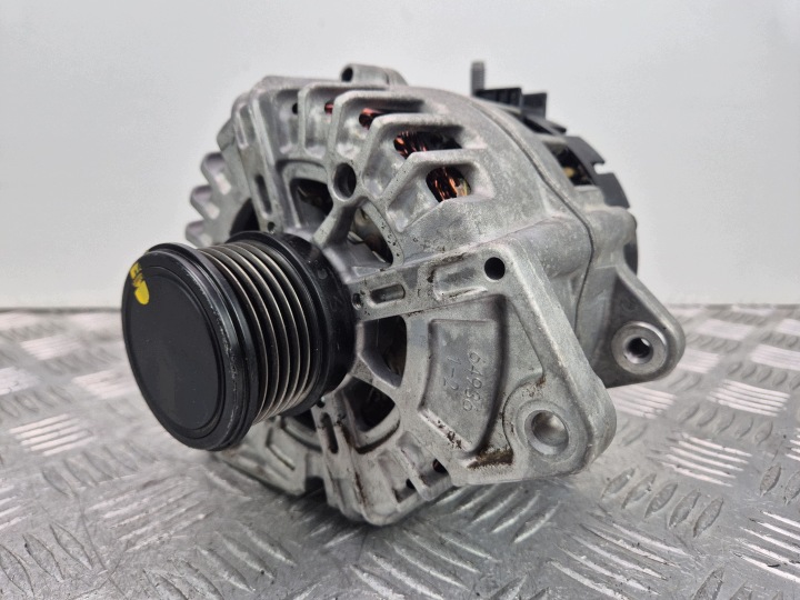 Mercedes C200 W205 alternator A0009069905 M264.920