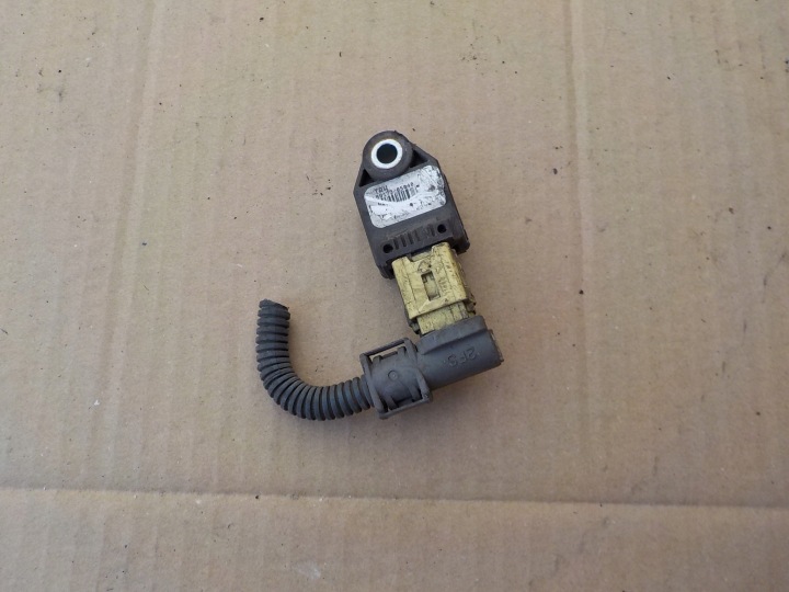 Capteur choc toyota avensis T25 89173-05040