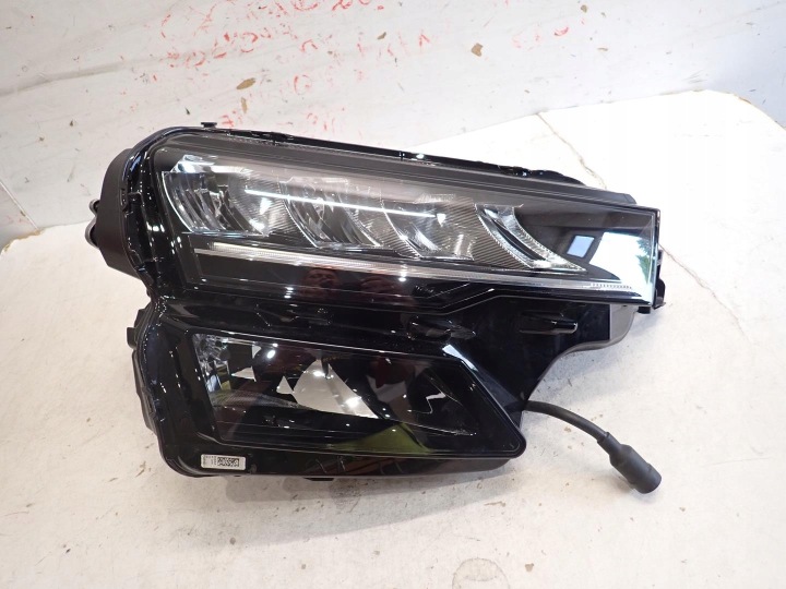Feux phare Avant Avant Droit SKODA KAROQ LIFT 2021- FULL LED 57B941010